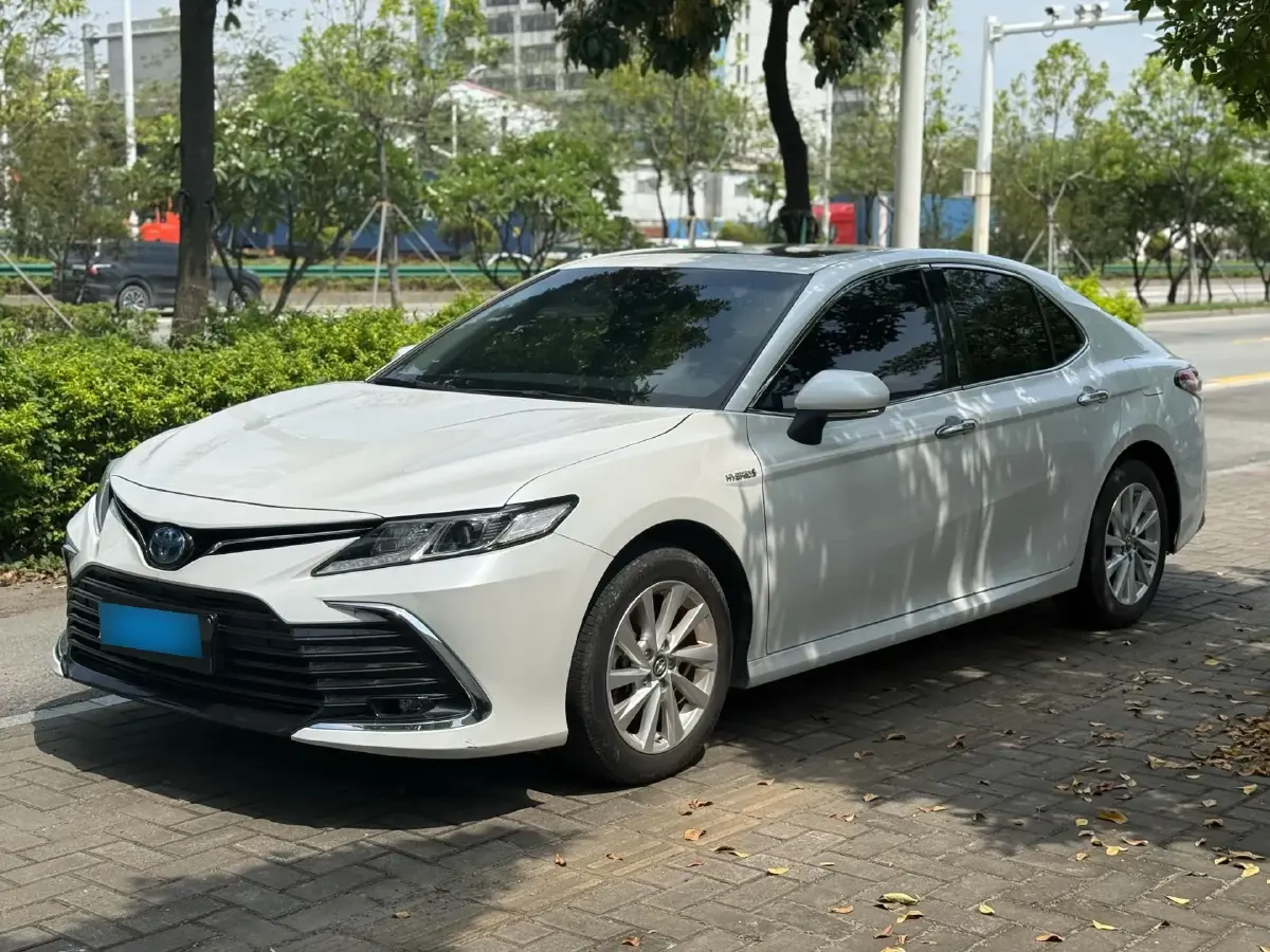 2021 Toyota Camry 2.5L 178HP L4 E-CVT Hybrid