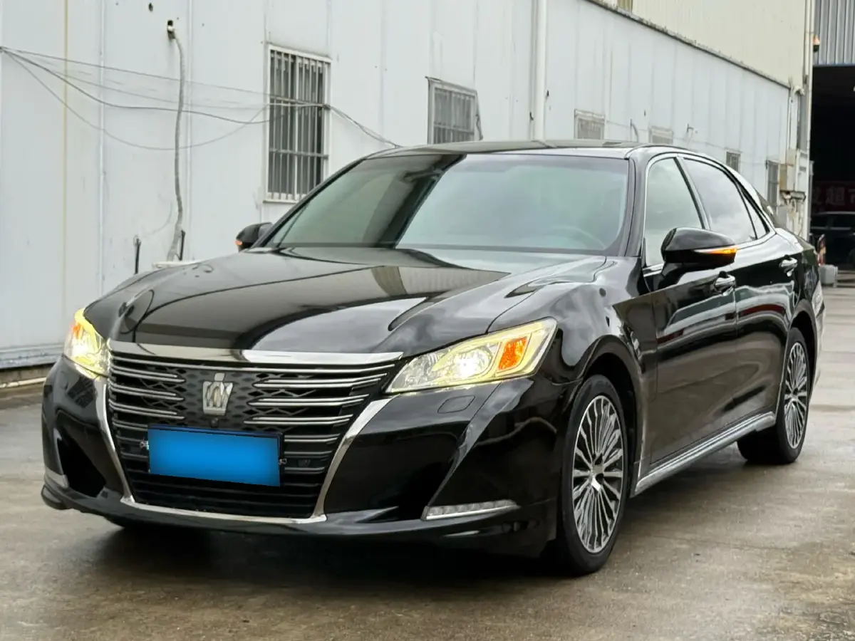 2018 Toyota Crown 2.0T 235HP L4 8AT