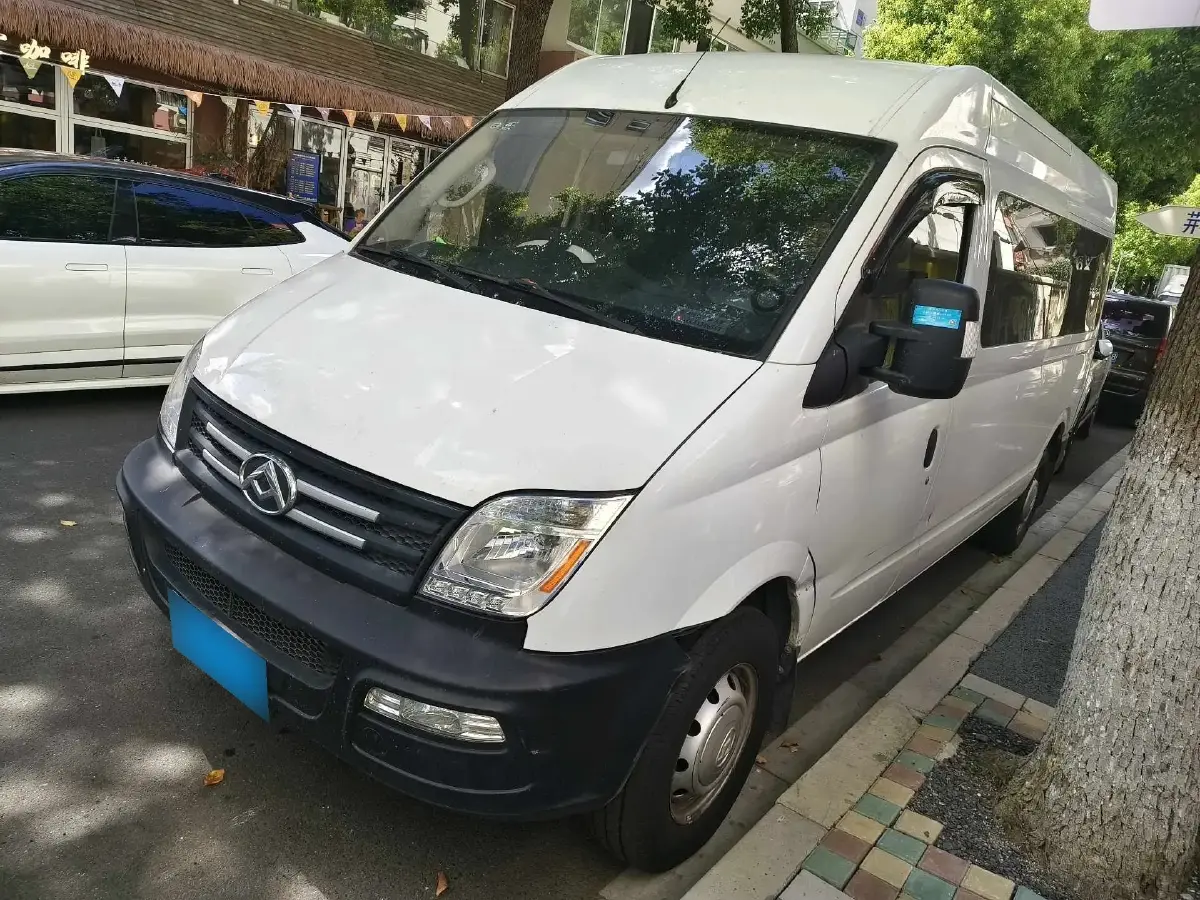 2019 MAXUS XinTu V80 2.5T 136HP L4 6MT