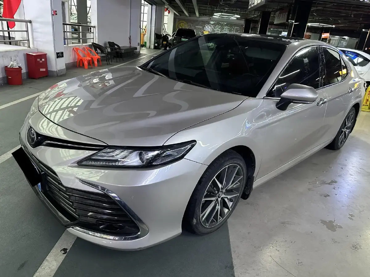 2021 Toyota Camry 2.5L 209HP L4 8AT