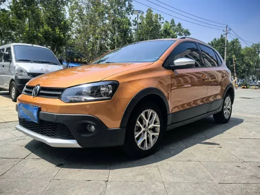 2016 Volkswagen Polo 1.6L 110HP L4 6AT