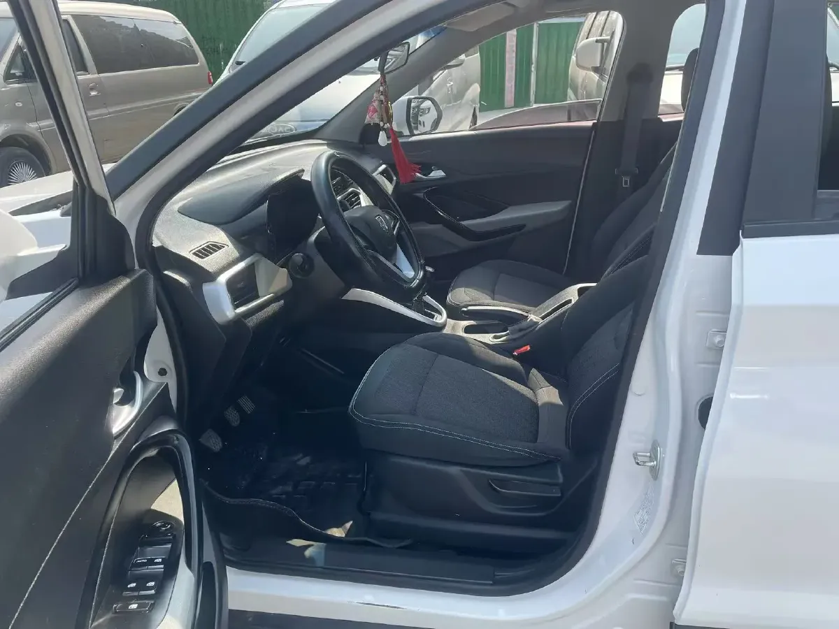 2014 BaoJun 610 1.5L 112HP L4 5MT,autocango,china used car exporter,china ev exporter,chinese used car exporter,chinese used ev exporter