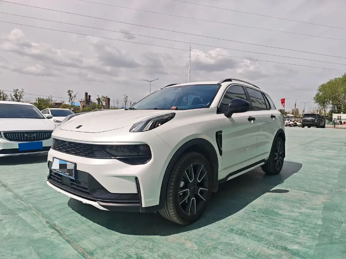 2024 LYNK&CO 01 2.0T 254HP L4 8AT