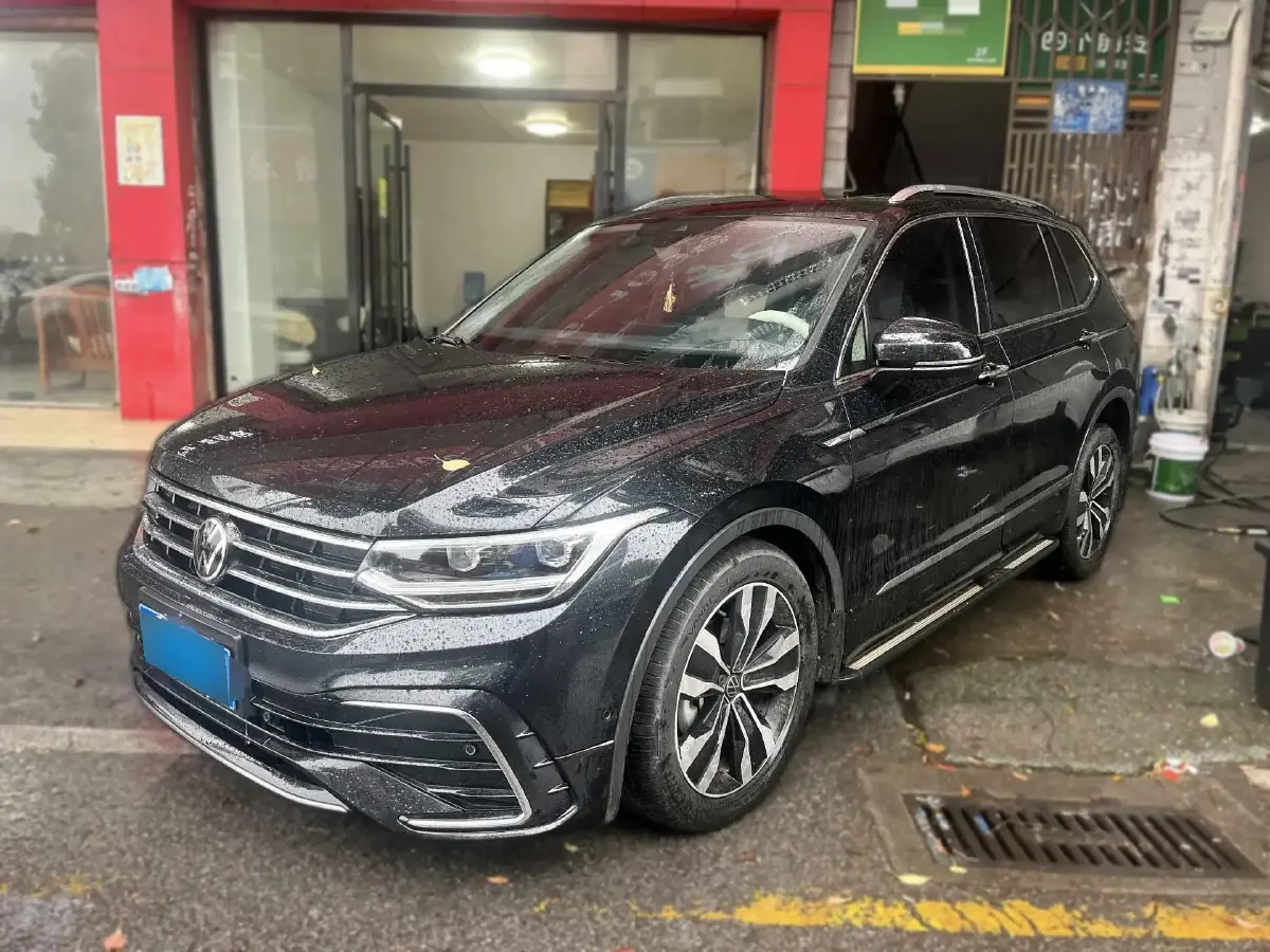 2023 Volkswagen Tiguan L 2.0T 186HP L4 7DCT