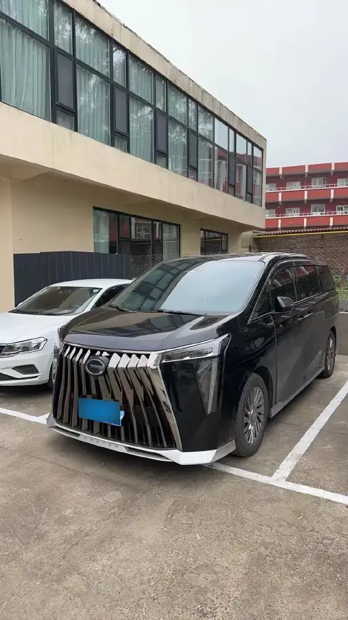 2023 GAC Trumpchi M8 2.0T 190HP L4 E-CVT Hybrid