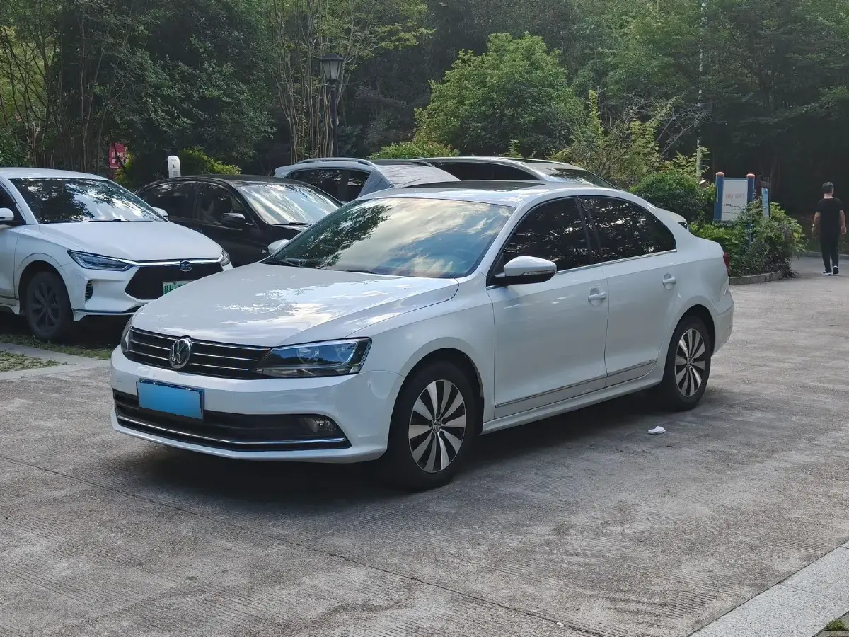 2018 Volkswagen Sagitar 1.6L 110HP L4 6AT