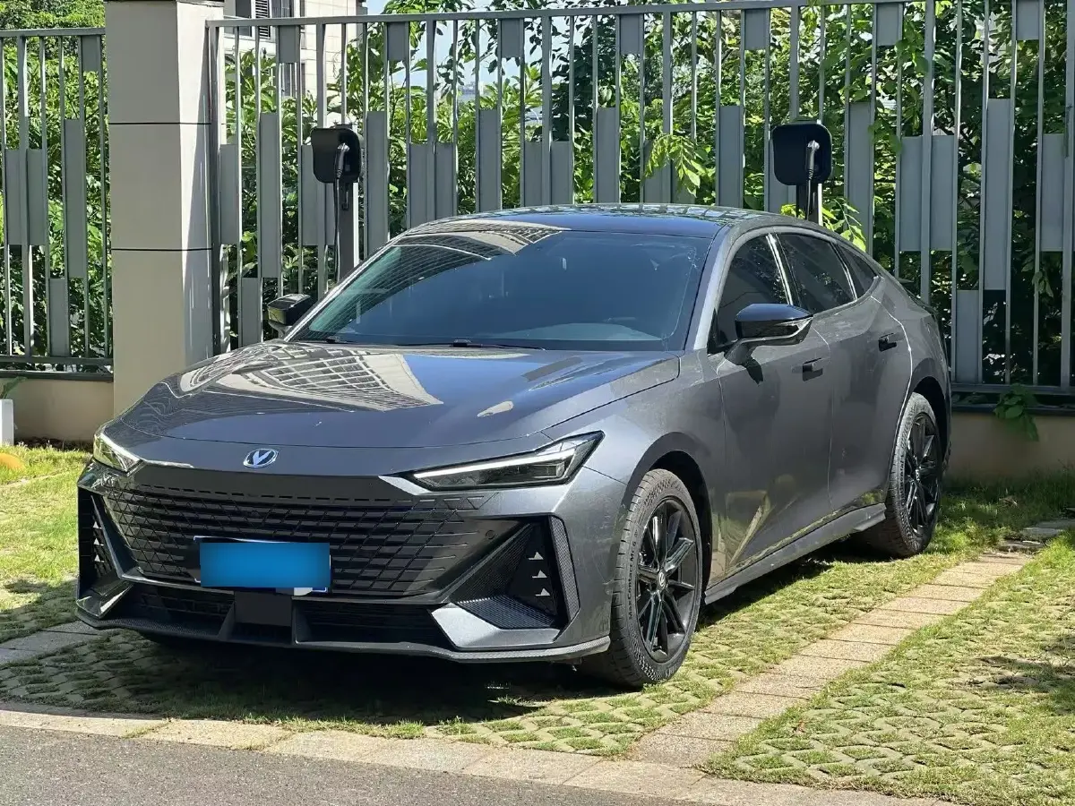 2023 ChangAn UNI-V 1.5T 188HP L4 7DCT