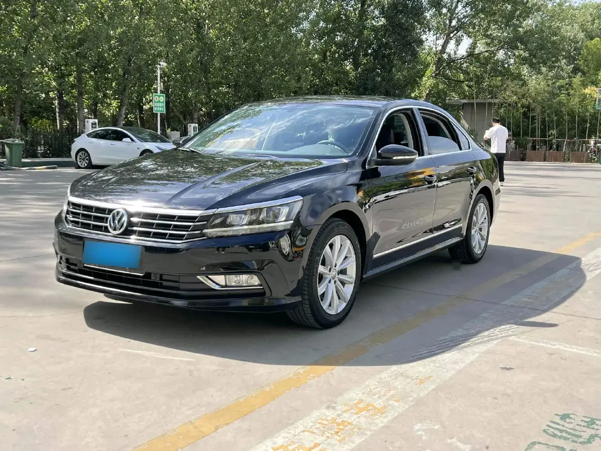 2017 Volkswagen Passat 1.8T 180HP L4 7DCT