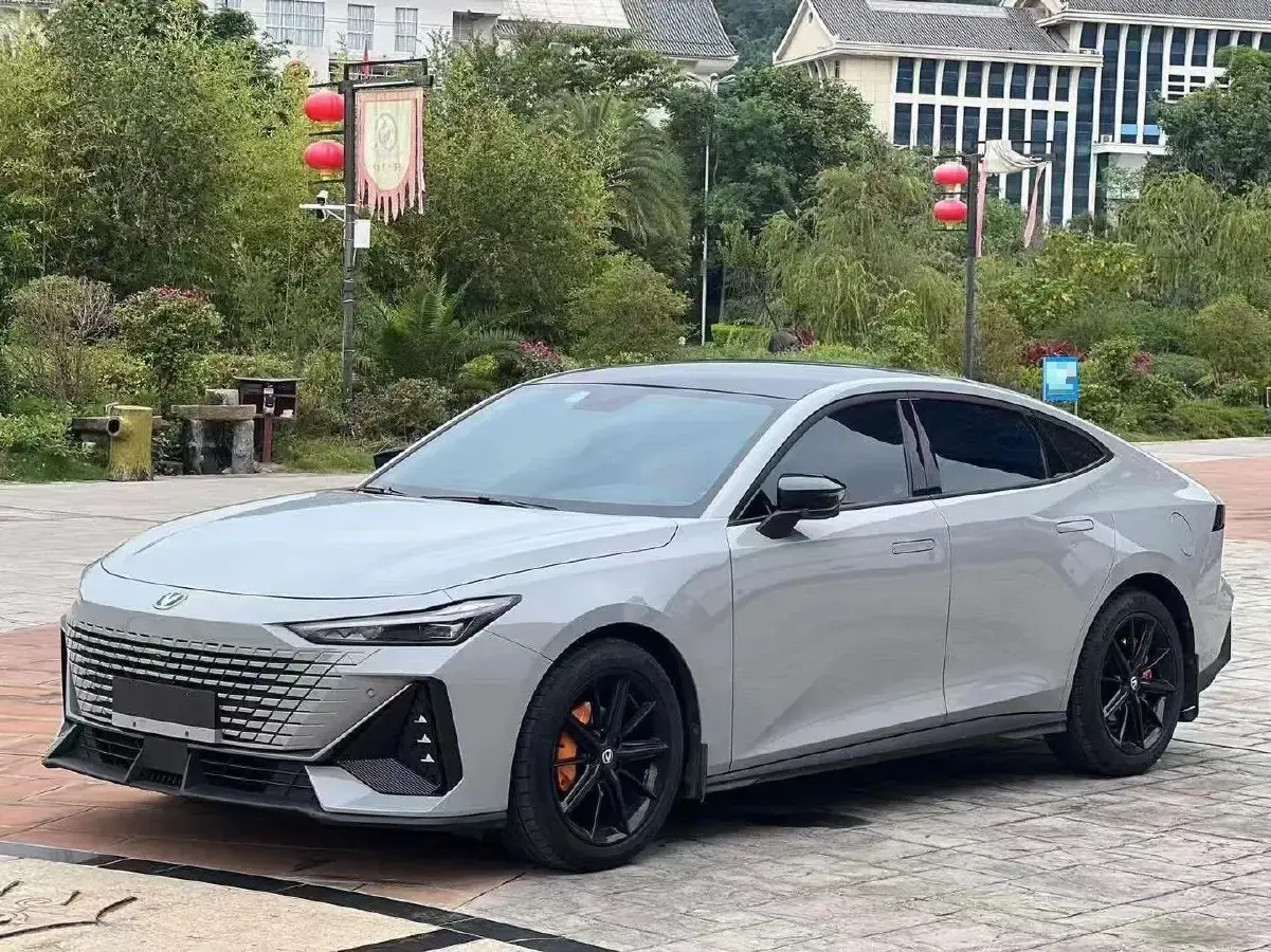 2022 ChangAn UNI-V 1.5T 188HP L4 7DCT