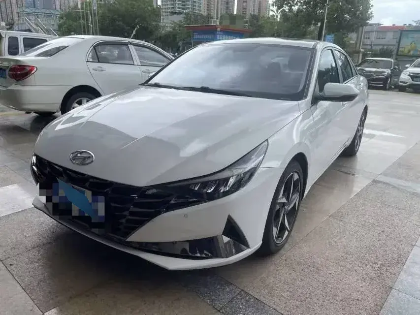 2022 Hyundai Elantra 1.5L 115HP L4 CVT