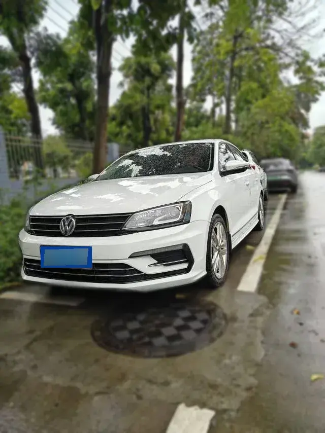 2018 Volkswagen Sagitar 1.4T 150HP L4 7DCT