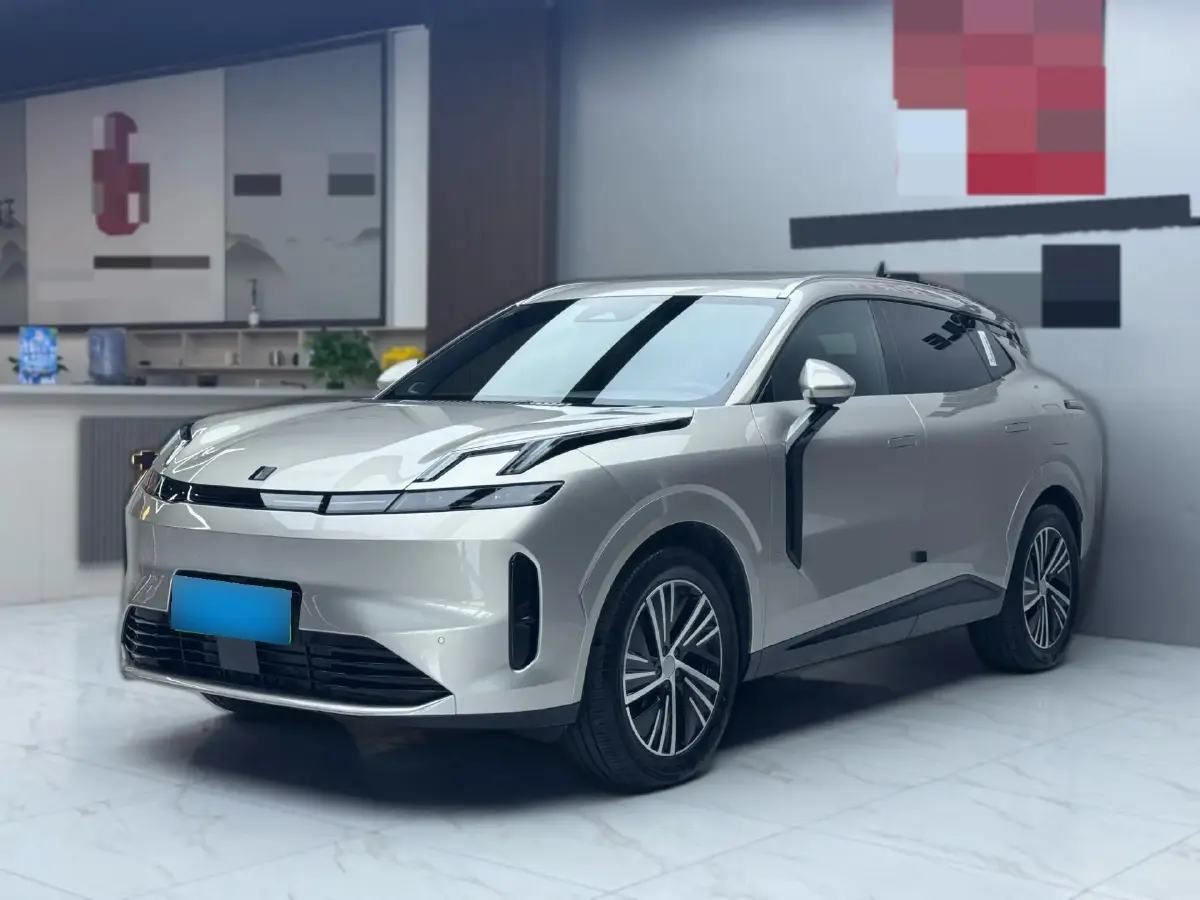 2024 LYNK&CO 08 EM-P 1.5T 163HP L4 3DHT PHEV 21.2KWH