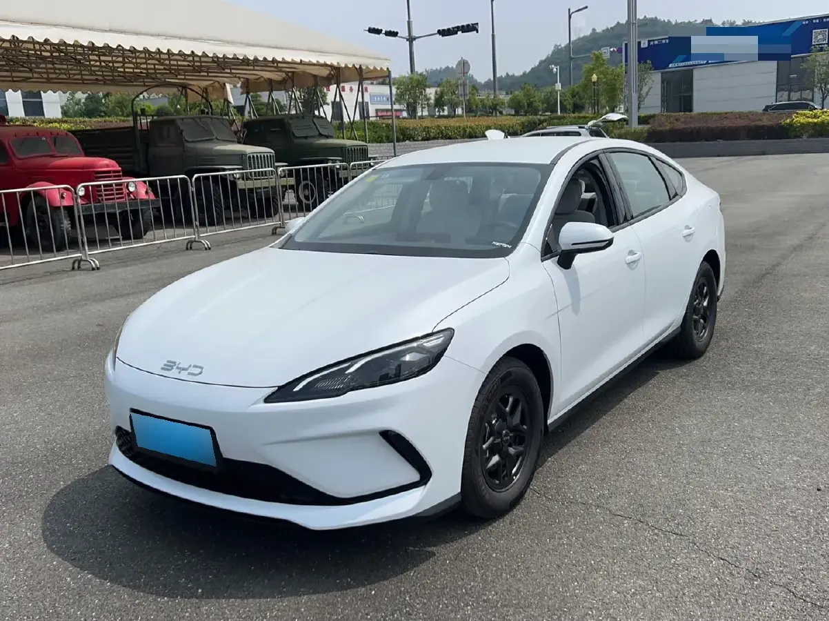 2025 BYD Seal05 DM-i 1.5L 101HP L4 E-CVT PHEV 7.68KWH