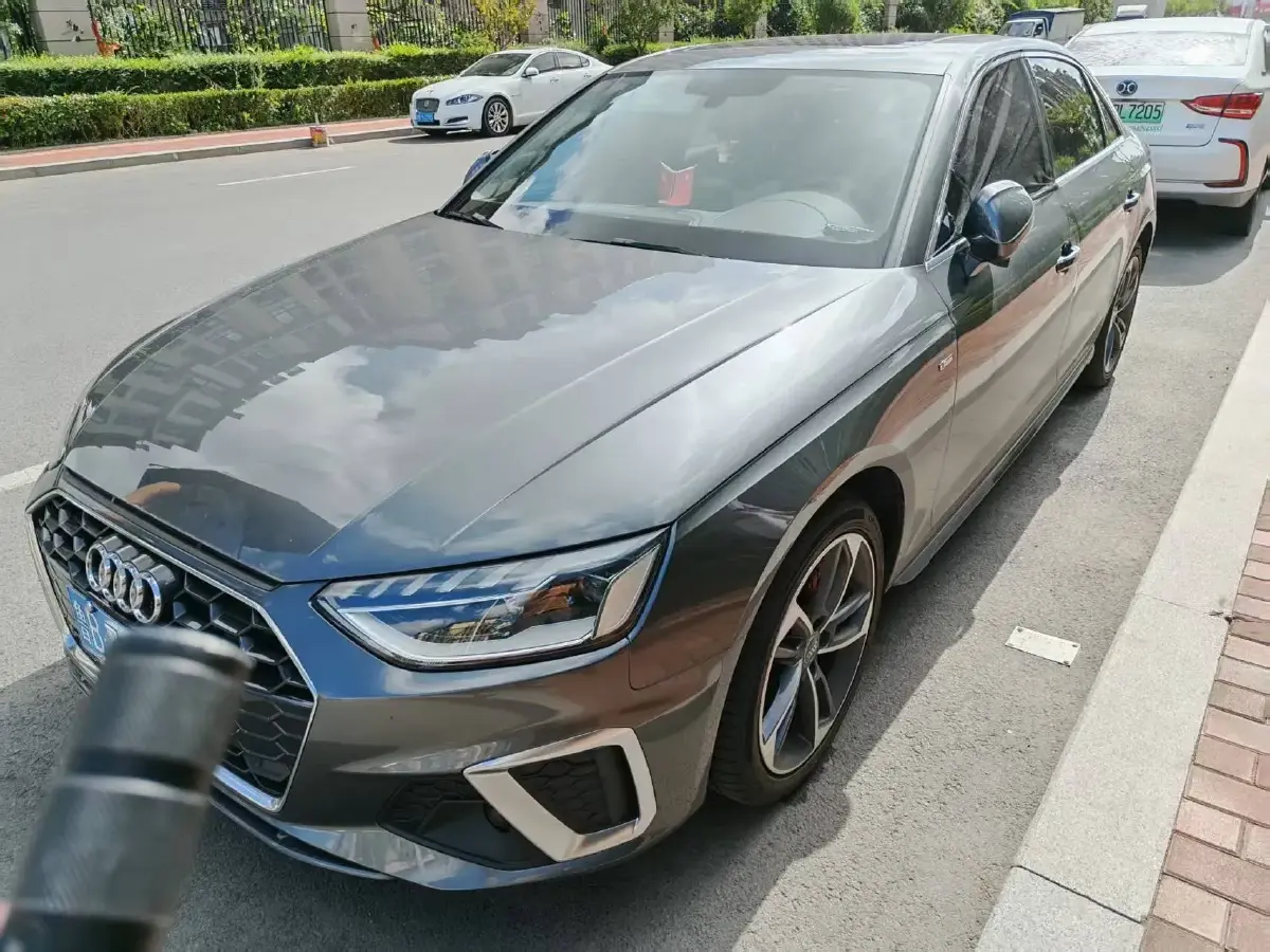 2020 Audi A4L 2.0T 150HP L4 7DCT