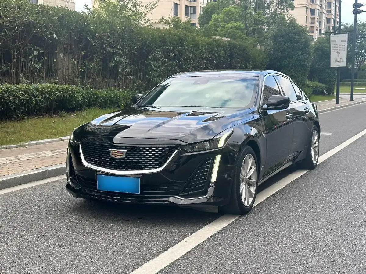 2022 Cadillac CT5 2.0T 237HP L4 10AT