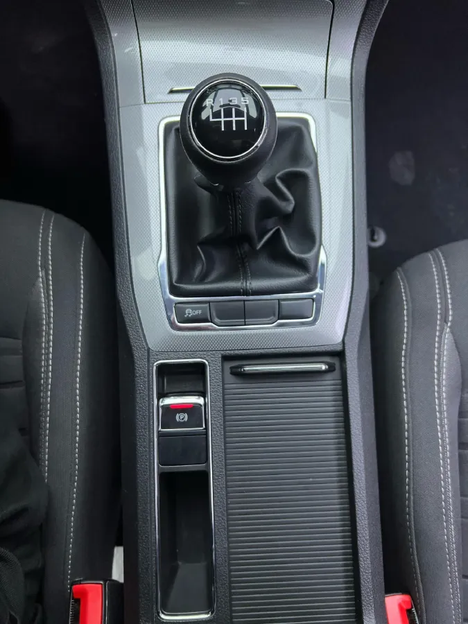 2020 Roewe RX5 1.5T 169HP L4 7DCT,autocango,china used car exporter,china ev exporter,chinese used car exporter,chinese used ev exporter