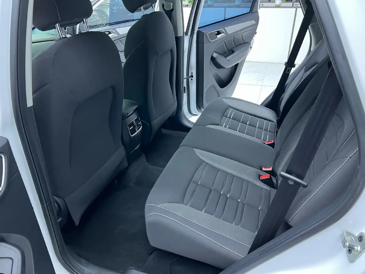 2020 Roewe RX5 1.5T 169HP L4 7DCT,autocango,china used car exporter,china ev exporter,chinese used car exporter,chinese used ev exporter