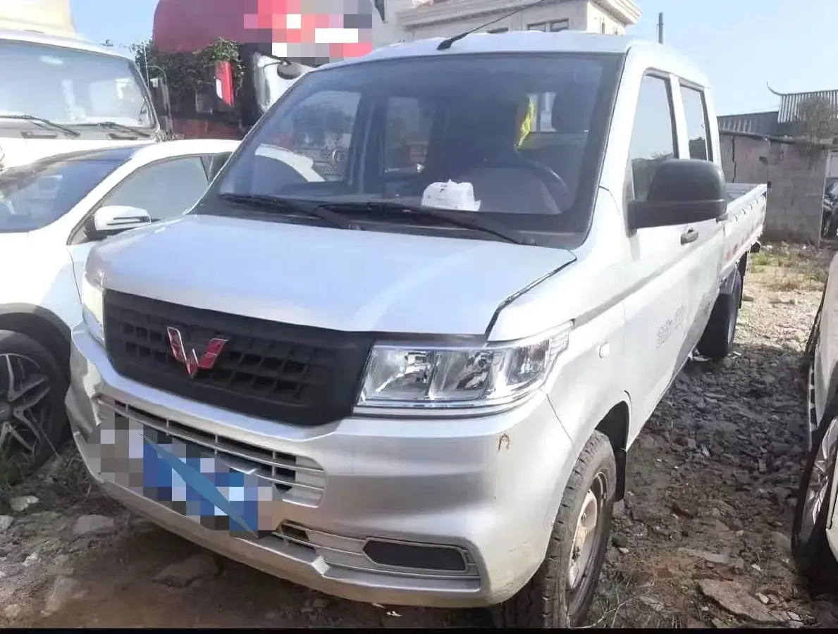 2021 WuLing RongGuang New Truck 1.5L 99HP L4 5MT