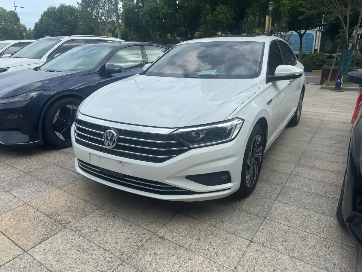 2022 Volkswagen Sagitar 1.4T 150HP L4 7DCT