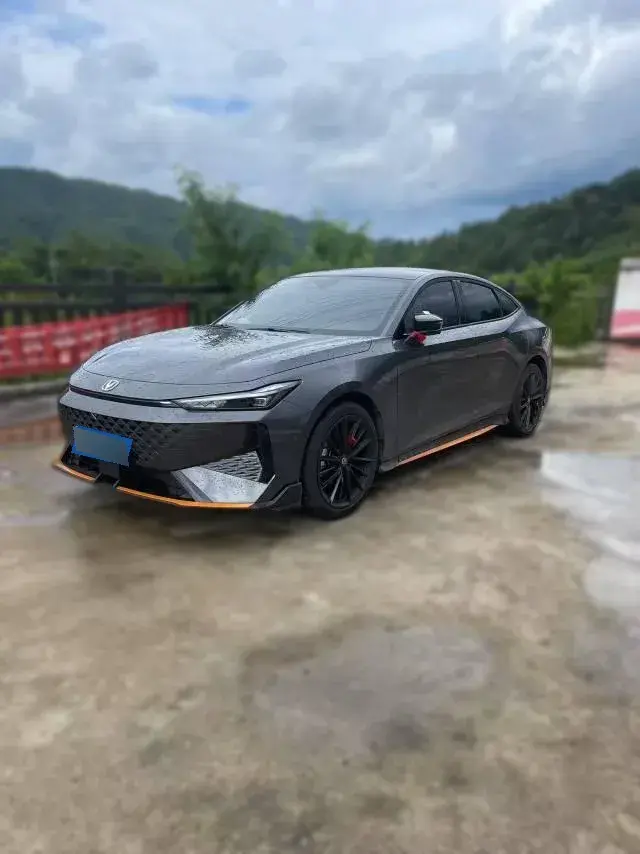 2025 ChangAn UNI-V 1.5T 192HP L4 7DCT