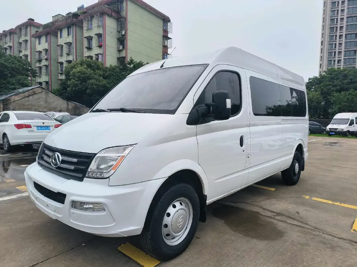 2021 MAXUS XinTu V80 2.0T 139HP L4 6MT