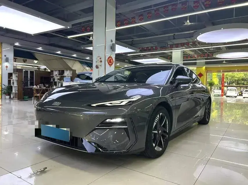 2024 Geely Galaxy E8 BEV 62KWH