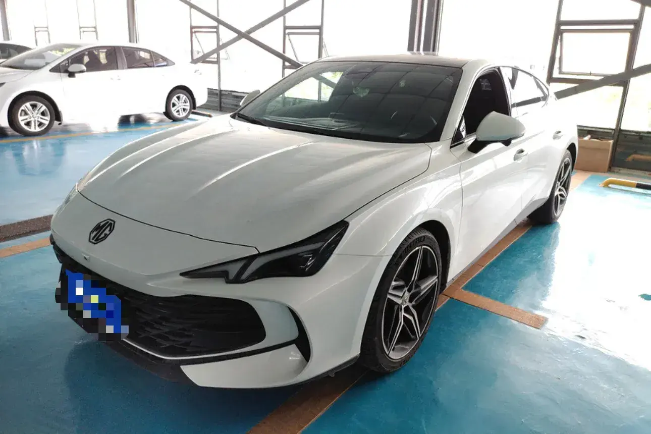 2025 MG 7 2.0T 261HP L4 9AT