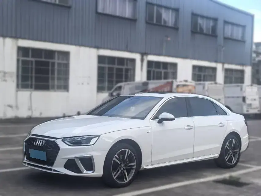 2022 Audi A4L 2.0T 190HP L4 7DCT