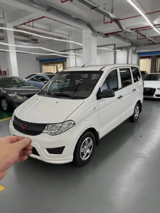 2020 WuLing HongGuang V 1.2L 76HP L4 5MT