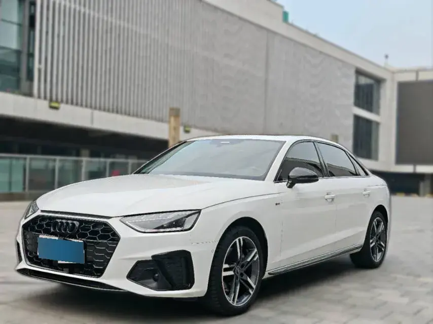2022 Audi A4L 2.0T 190HP L4 7DCT