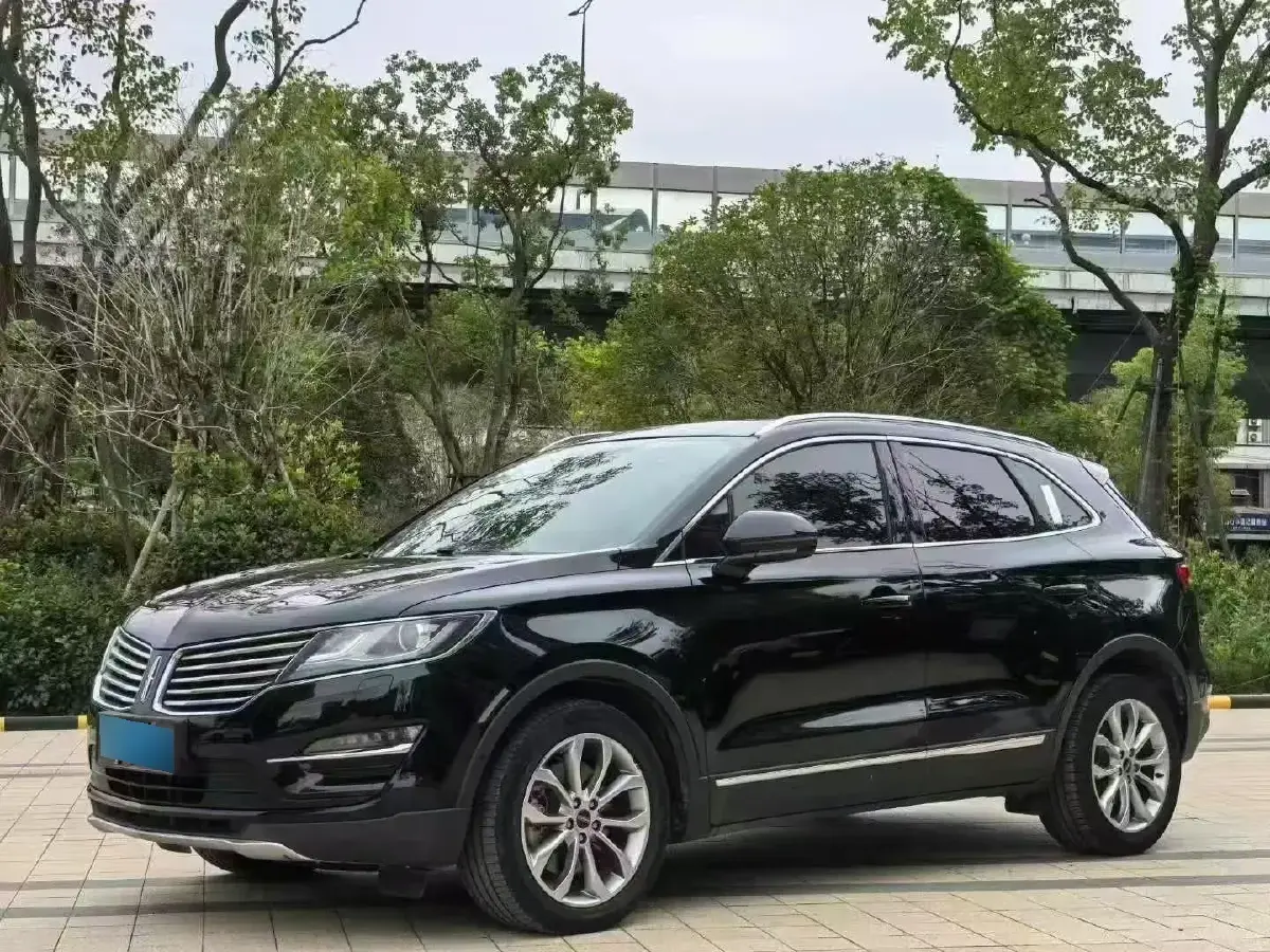 2018 Lincoln MKC 2.0T 253HP L4 6AT
