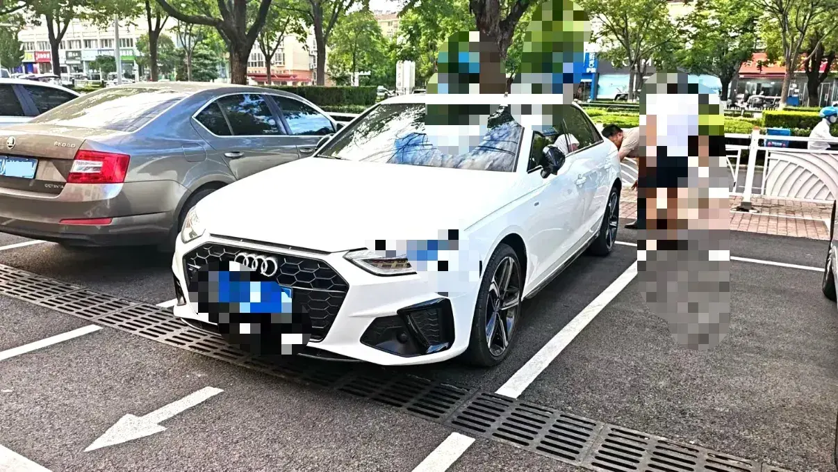 2023 Audi A4L 2.0T 190HP L4 7DCT