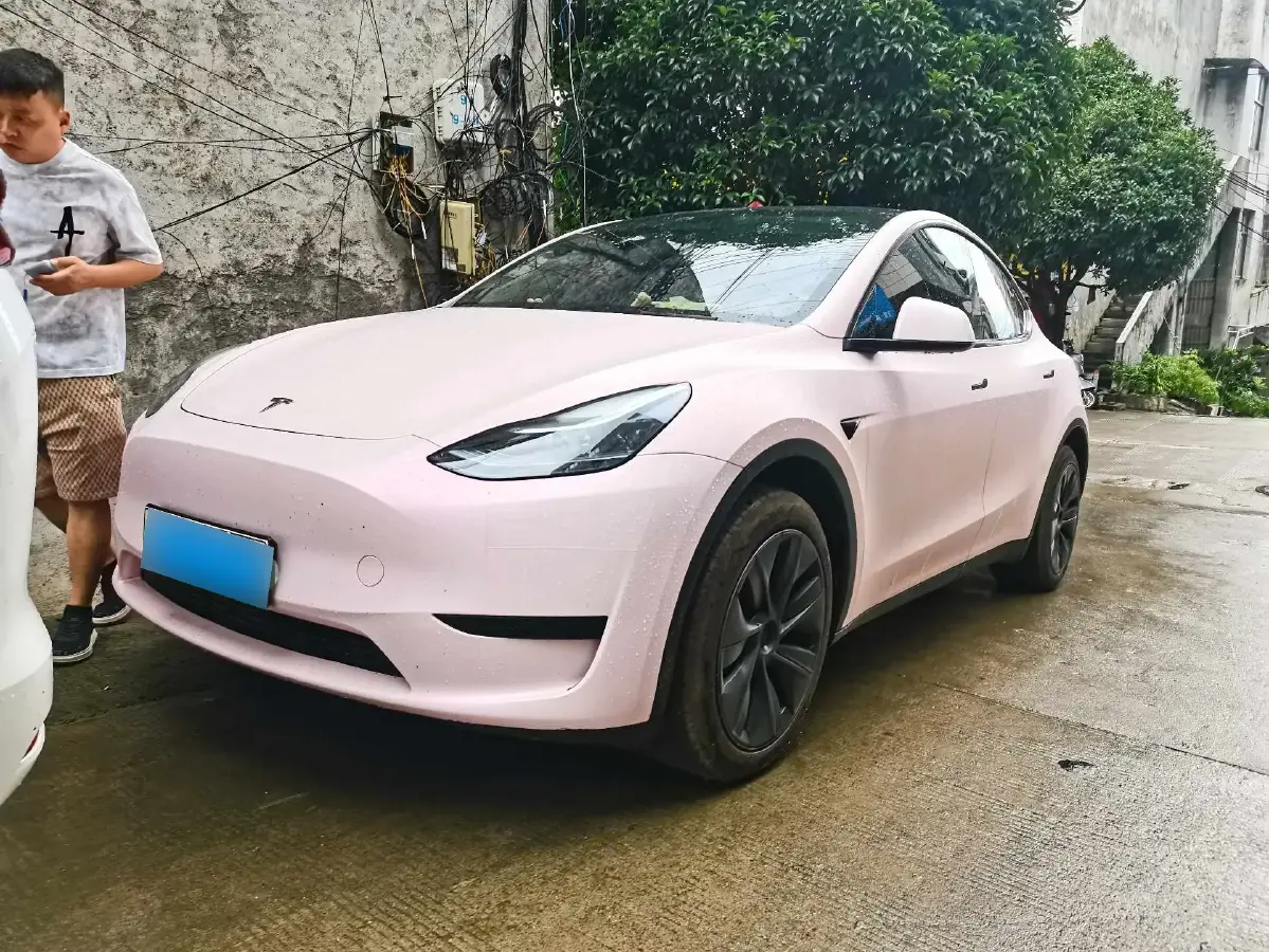 2024 Tesla Model Y BEV 60KWH