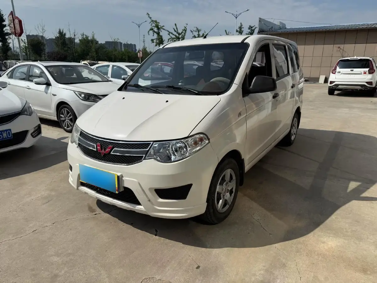 2020 WuLing HongGuang 1.2L 76HP L4 5MT