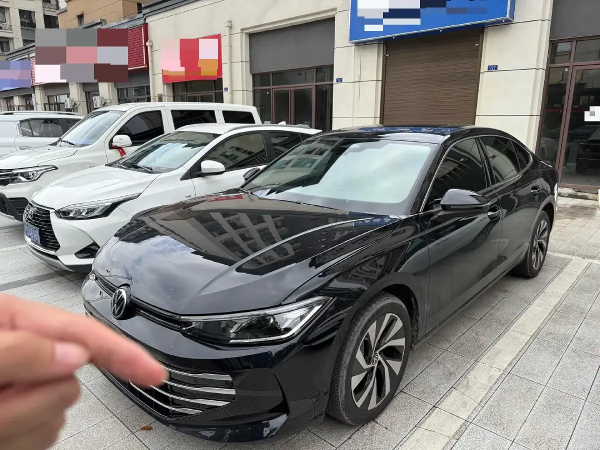 2025 Volkswagen Passat 2.0T 220HP L4 7DCT