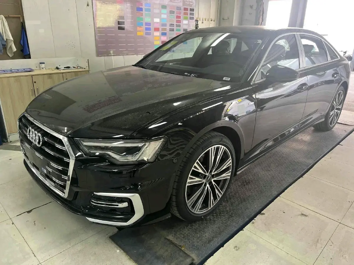 2025 Audi A6L 2.0T 245HP L4 7DCT