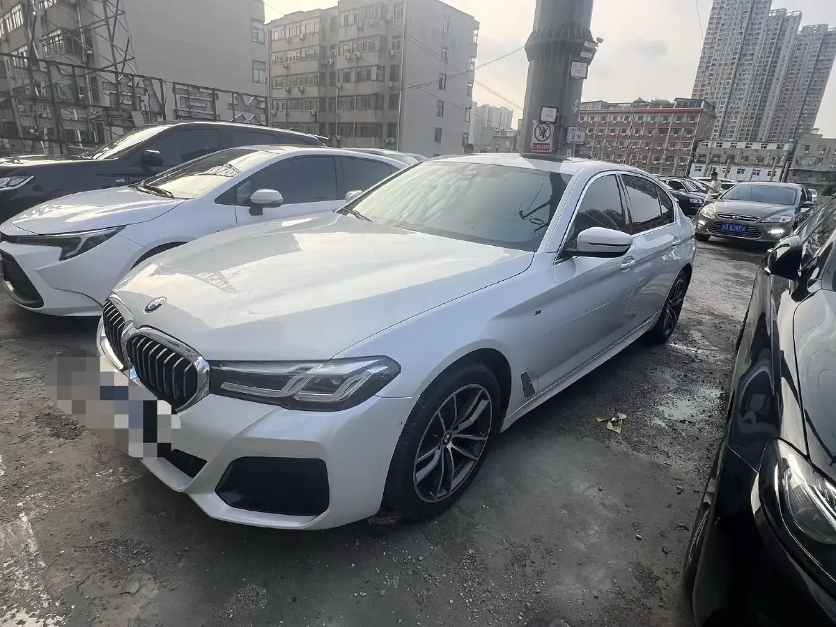 2022 BMW 5 Series 2.0T 184HP L4 8AT