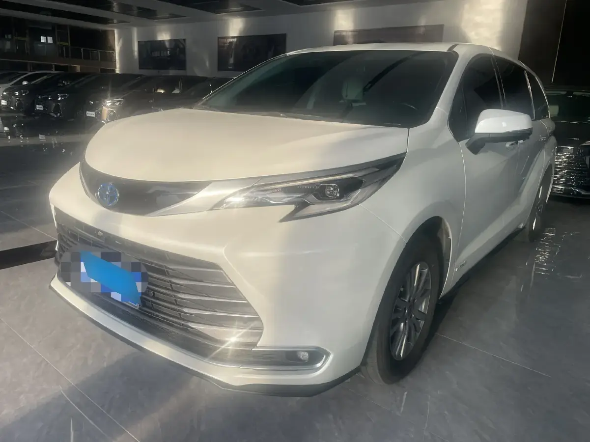 2021 Toyota Sienna 2.5L 192HP L4 E-CVT Hybrid