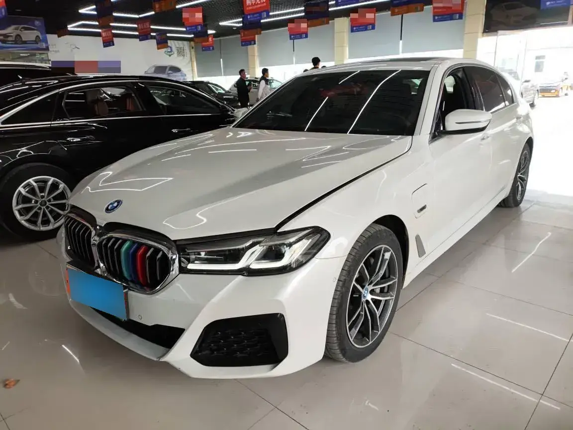 2022 BMW 5 Series 2.0T 184HP L4 8AT PHEV 17.7KWH