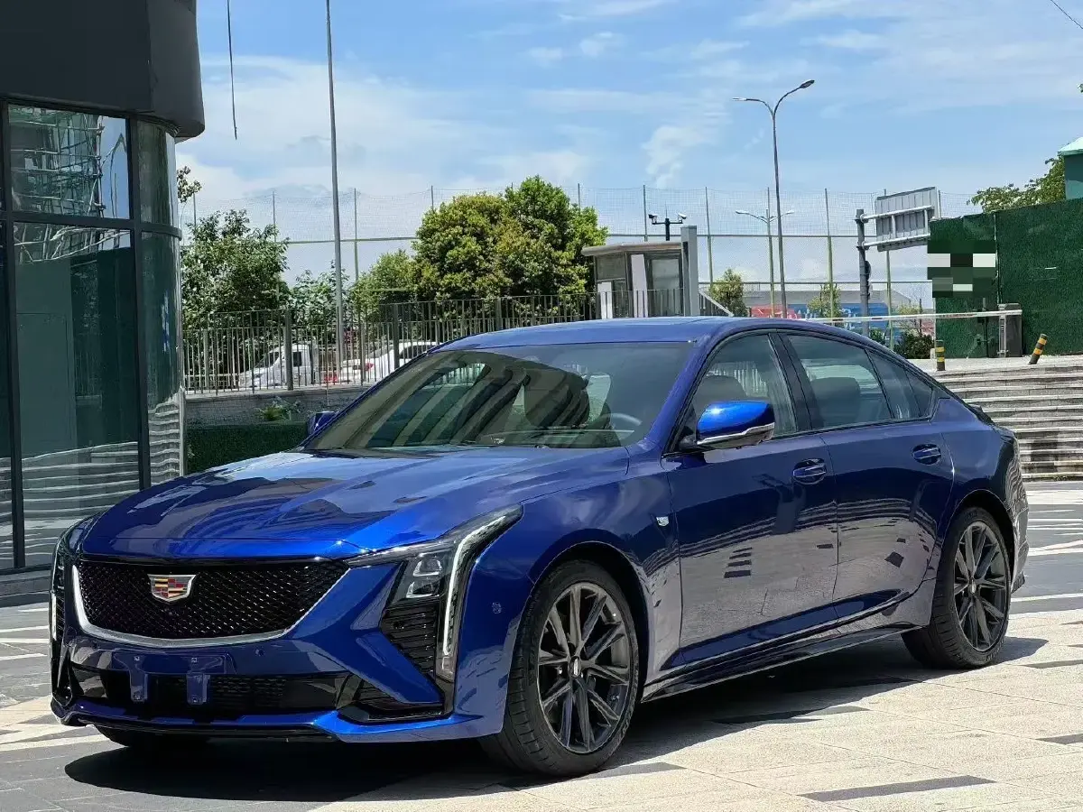 2024 Cadillac CT5 2.0T 237HP L4 10AT