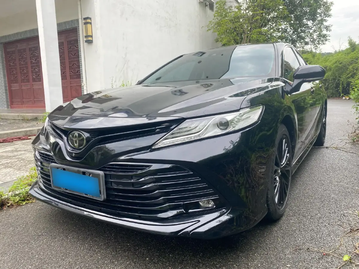 2018 Toyota Camry 2.5L 209HP L4 8AT