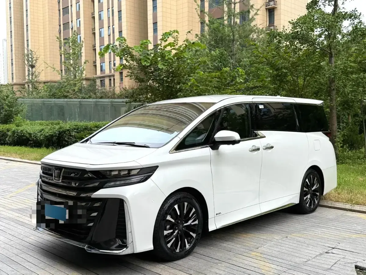 2024 Toyota Vellfire 2.5L 190HP L4 E-CVT Hybrid