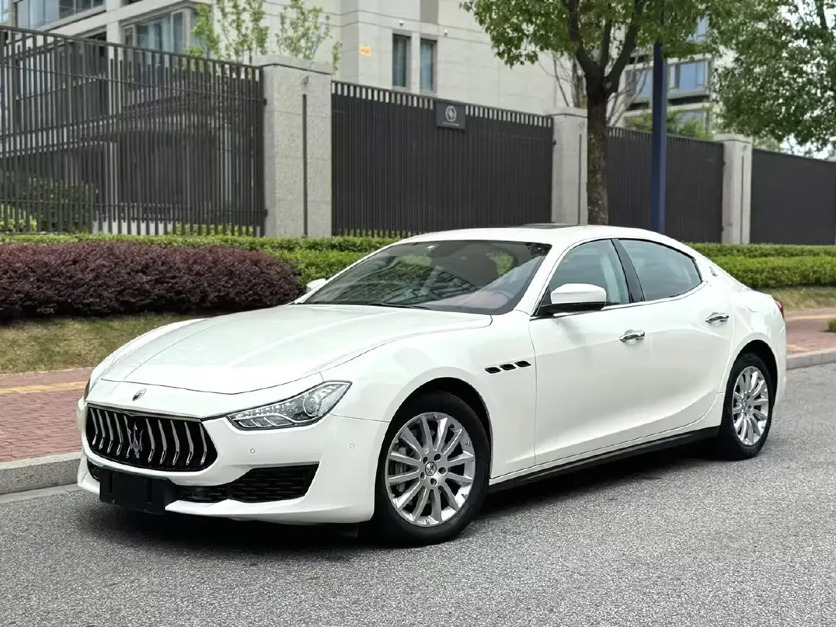 2021 Maserati Ghibli 2.0T 330HP L4 8AT