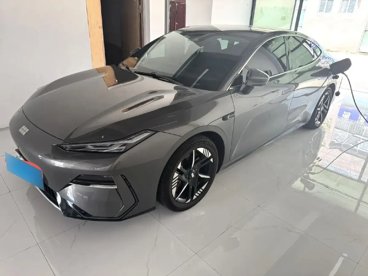 2024 Geely Galaxy E8 BEV 62KWH
