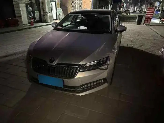 2021 Skoda Superb 2.0T 186HP L4 7DCT