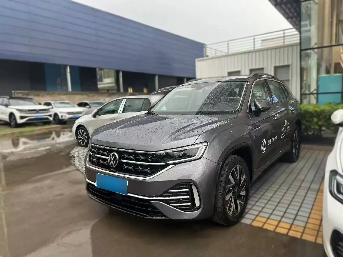 2023 Volkswagen Tayron 2.0T 220HP L4 7DCT