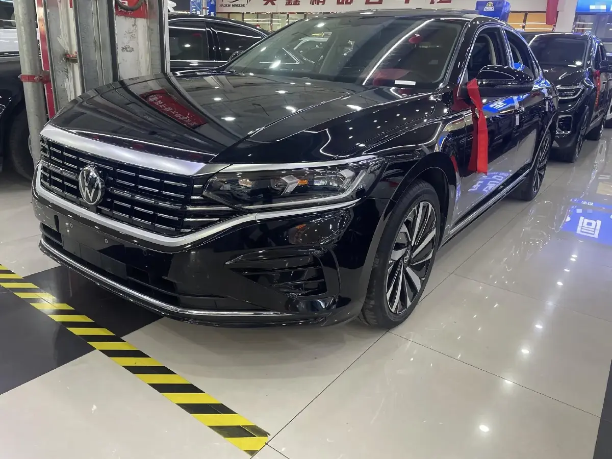 2022 Volkswagen Passat 2.0T 186HP L4 7DCT