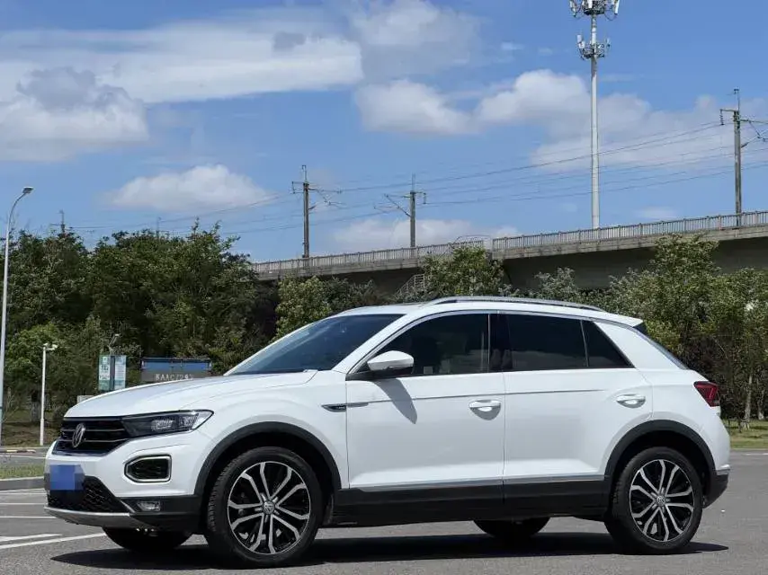 2018 Volkswagen T-Roc 1.4T 150HP L4 7DCT