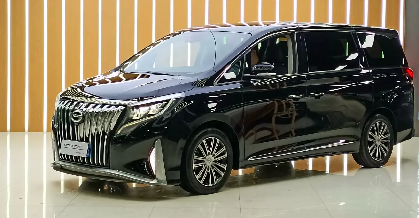 2021 GAC Trumpchi M8 2.0T 252HP L4 8AT