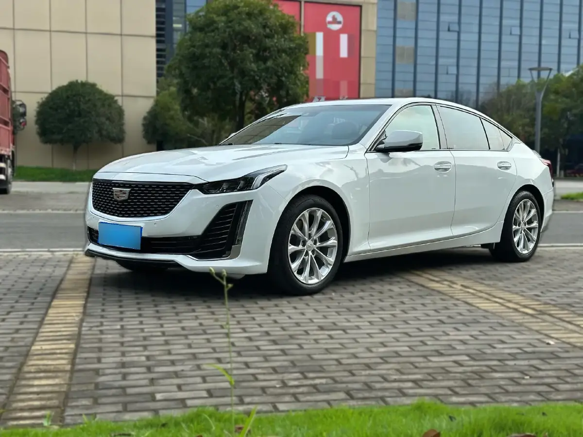 2022 Cadillac CT5 2.0T 237HP L4 10AT